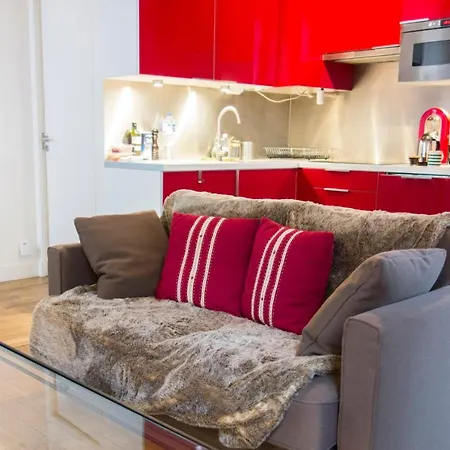 Charming Near The Marais & Louvre Apartment